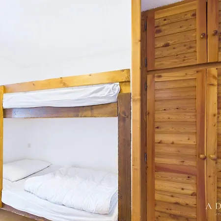 Appartement Mezzanine Avec Balcon Expose Sud, Pieds Des Pistes, Proche Commerces Et Garderie - Fr-1-398-563