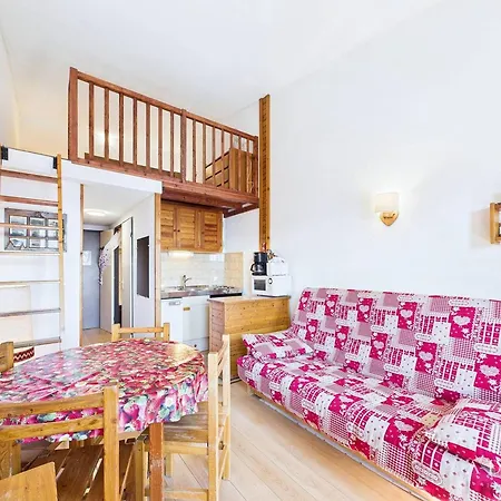 Mezzanine Avec Balcon Expose Sud, Pieds Des Pistes, Proche Commerces Et Garderie *
